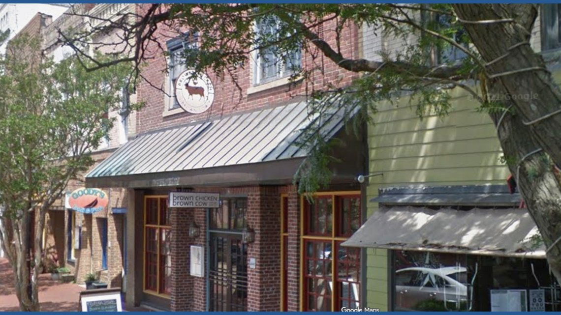 Brown Chicken Brown Cow, Bar in Hampton