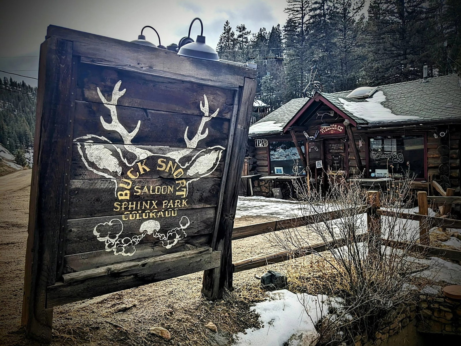 Bucksnort Saloon, Pine, United States