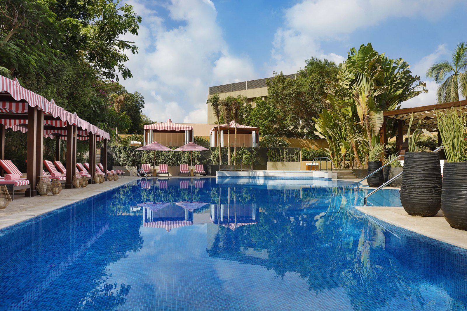 Le Jardin Pool Bar