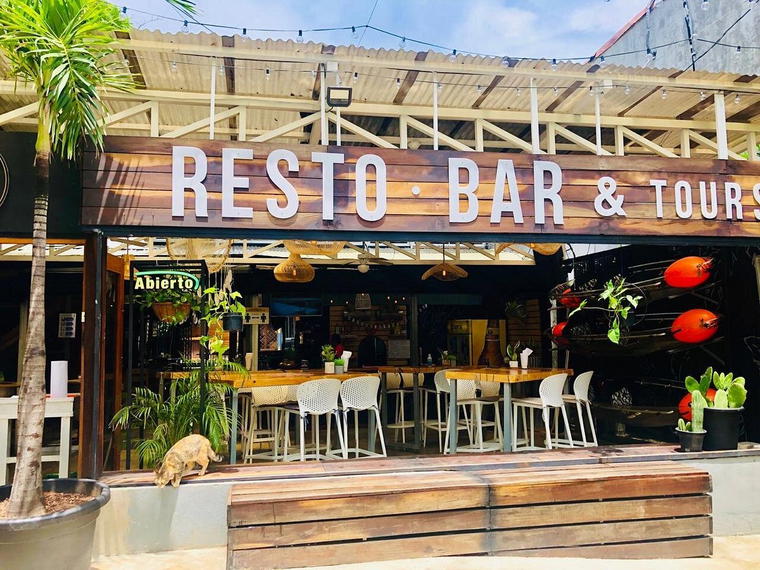 Pacifico Bar, Santa Cruz, Costa Rica