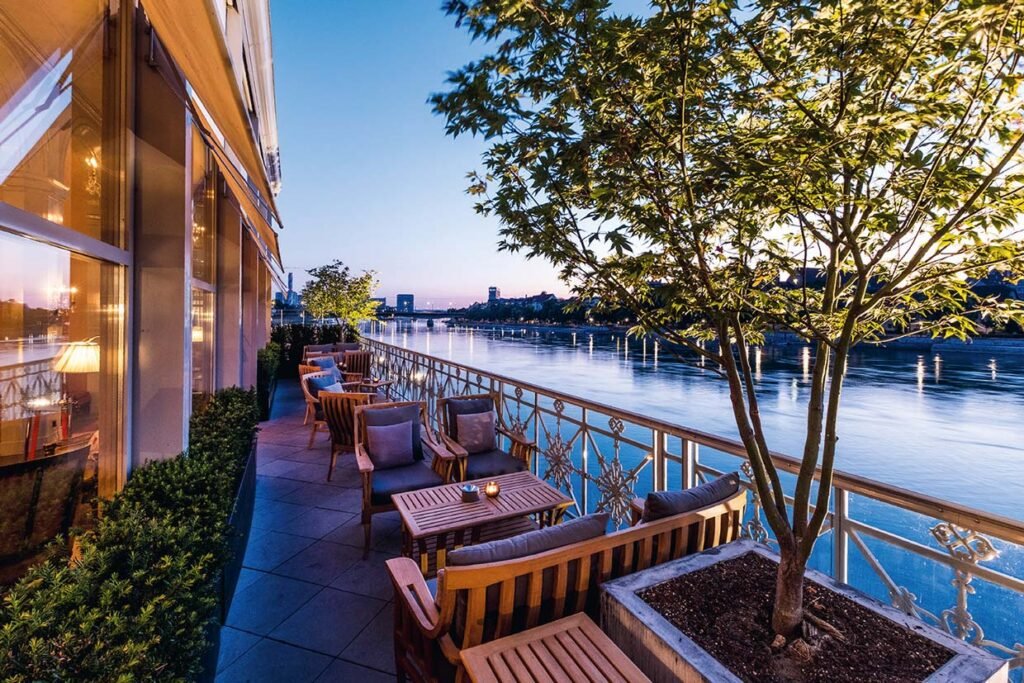 Grand Hotel Les Trois Rois, Bar in Basel