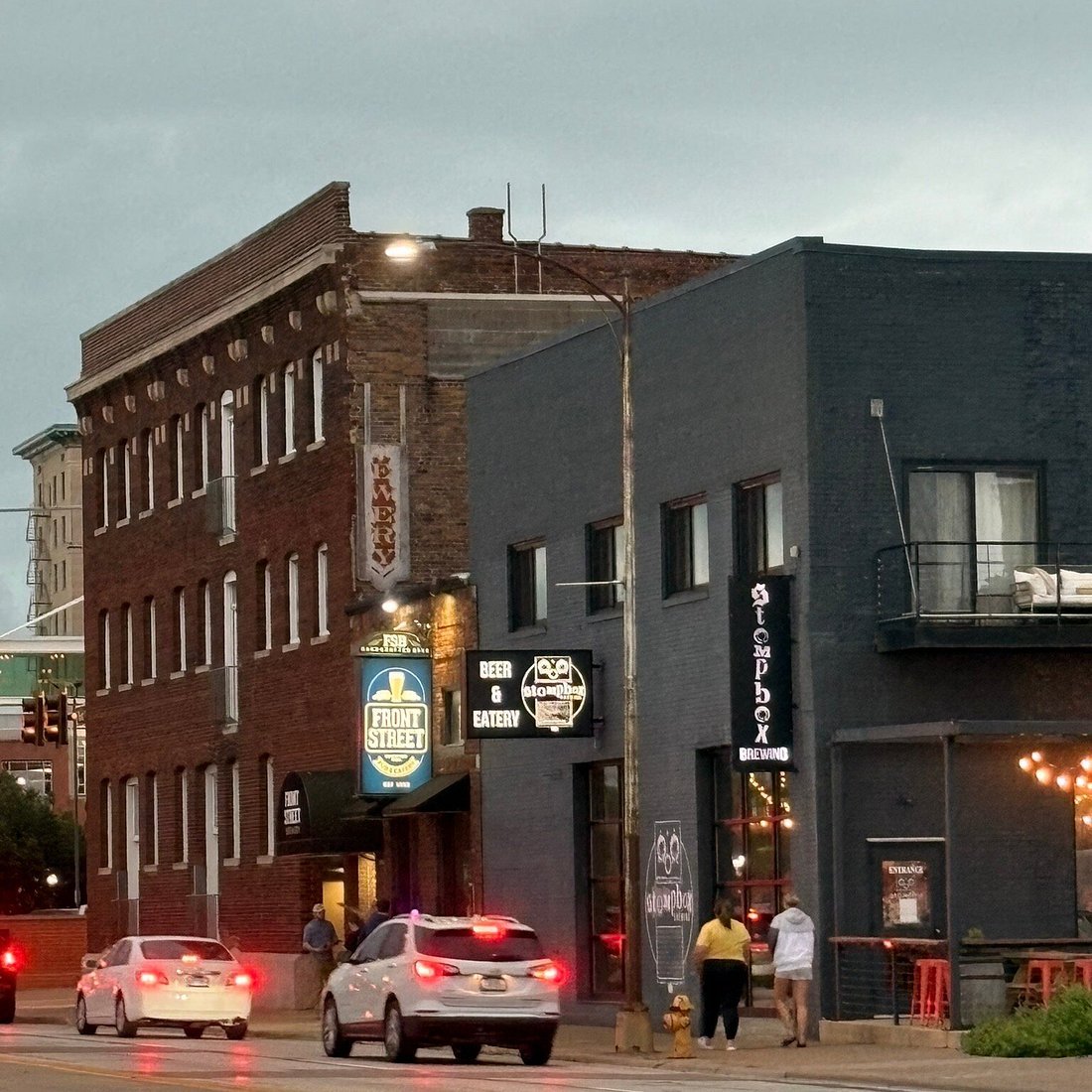 Front Street Pub & Eatery
