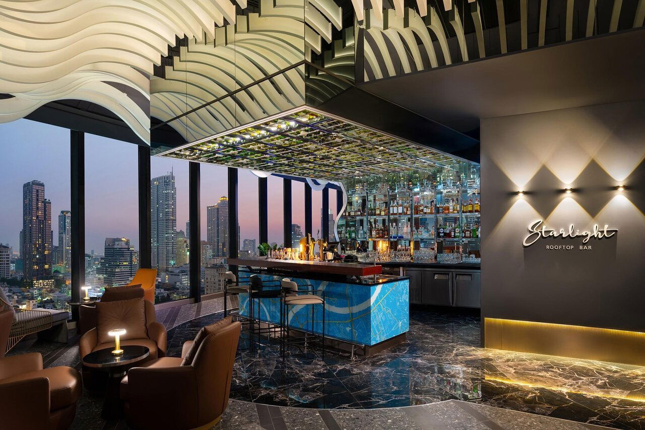 Starlight Rooftop Bar, Bar in Bangkok