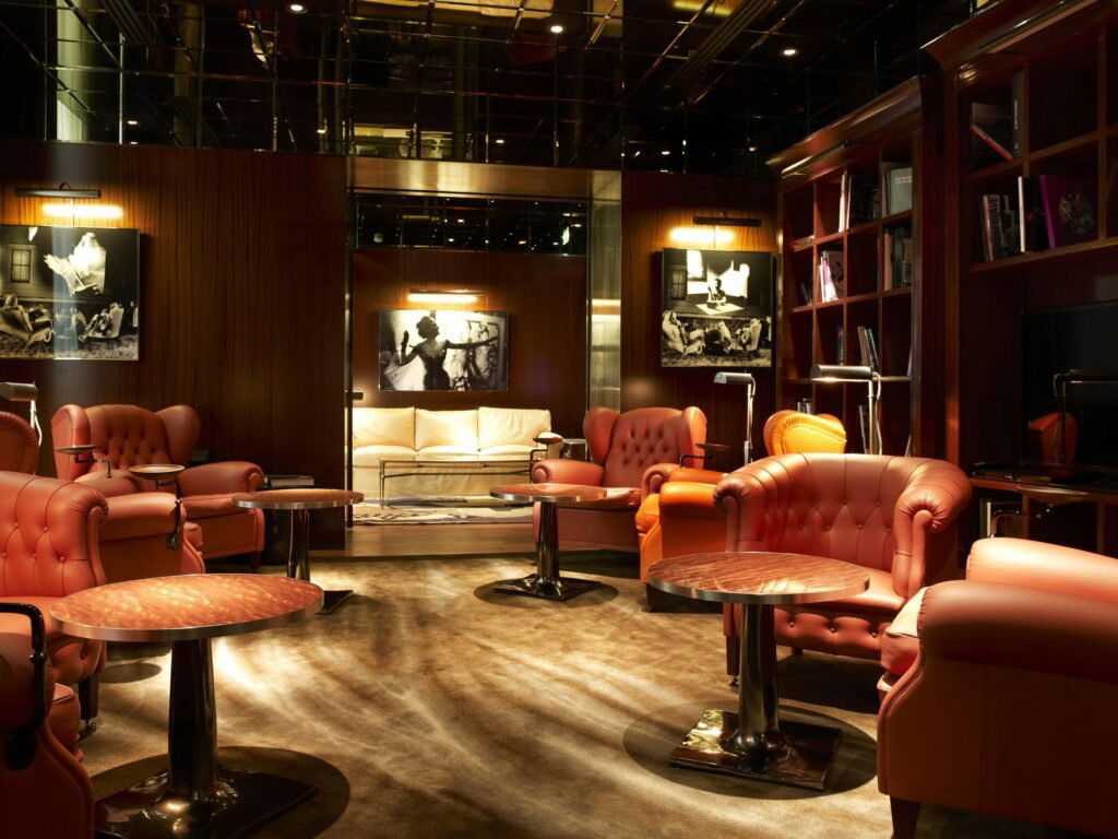 Viñales Cigar Lounge, Bar in Cannes