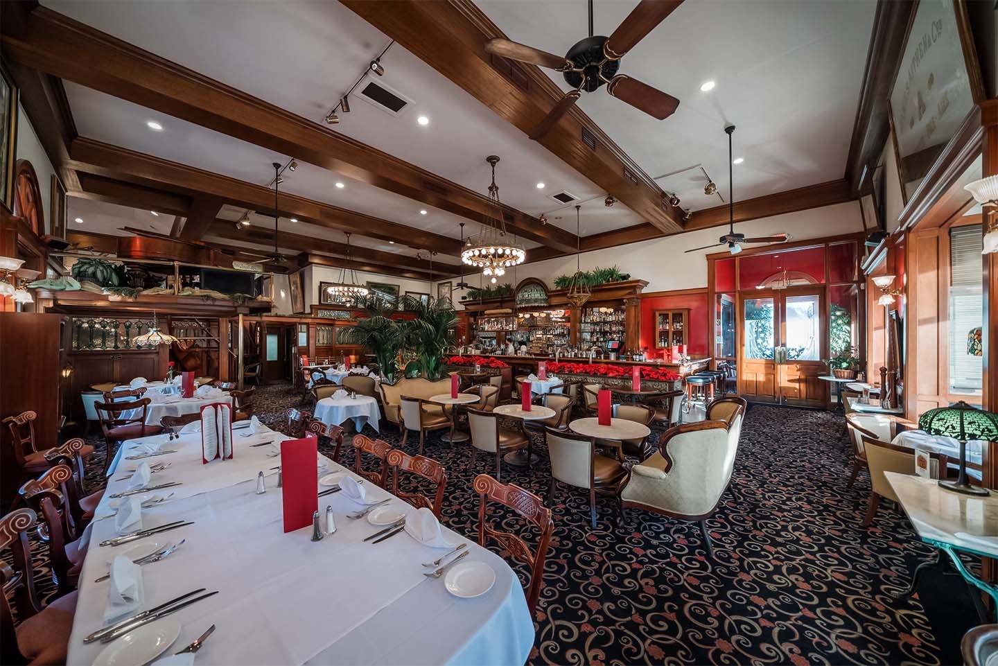 The Vintage Press Restaurante, Bar in Visalia