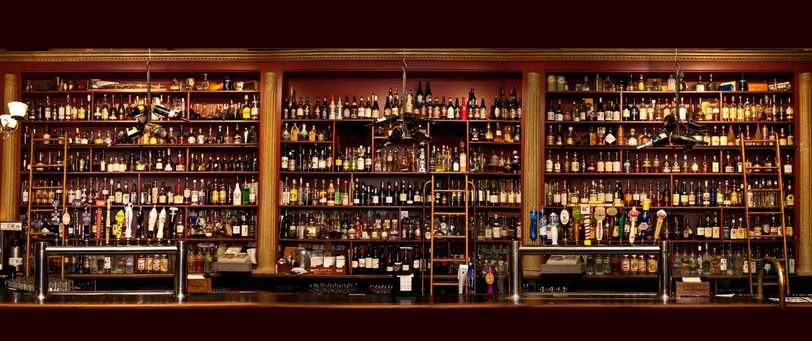 Al's Wine & Whiskey Lounge bar in Syracuse, United States