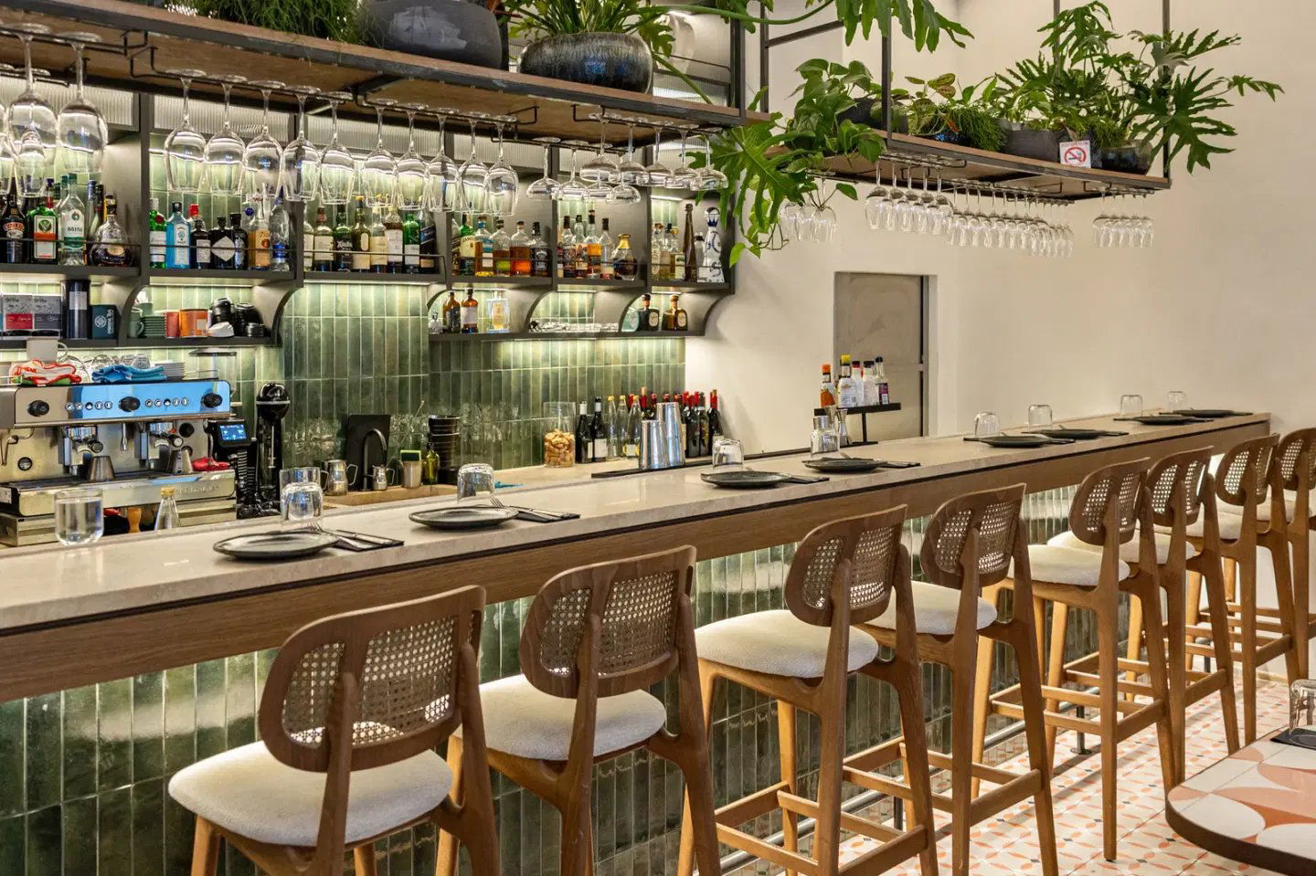 milos bar, Bar in Athens
