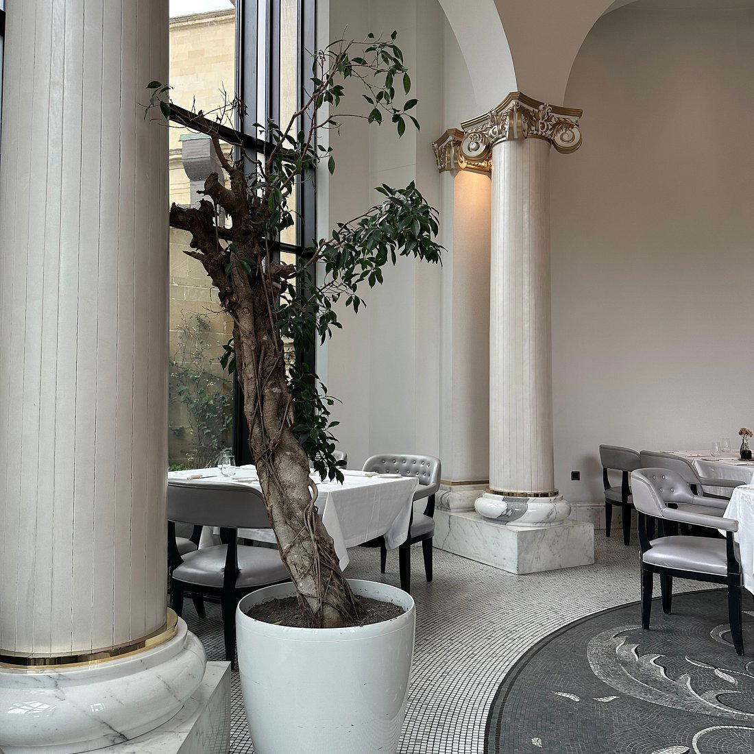 Piazza bar in Baku