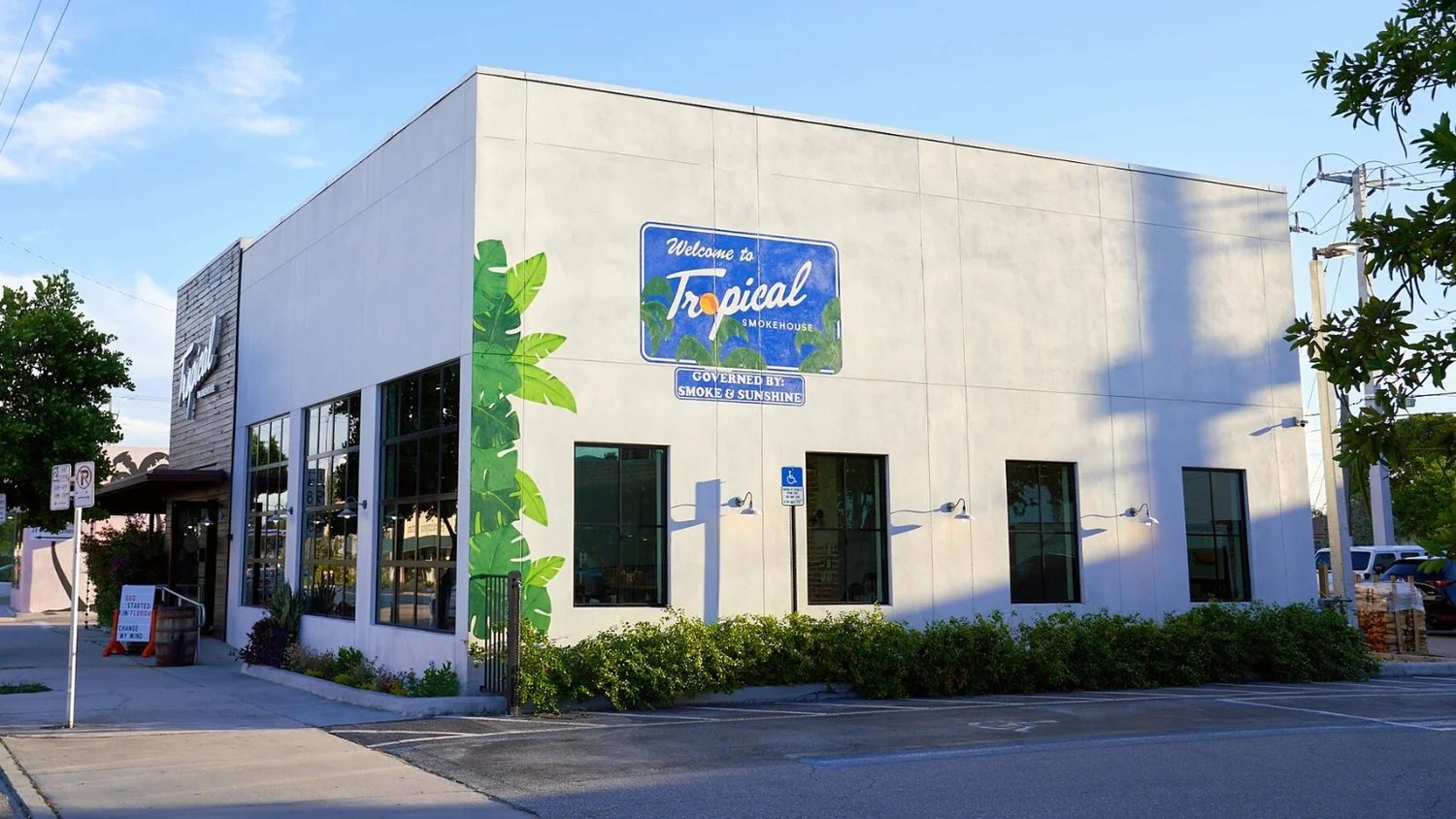 Tropical Smokehouse bar in West Palm Beach