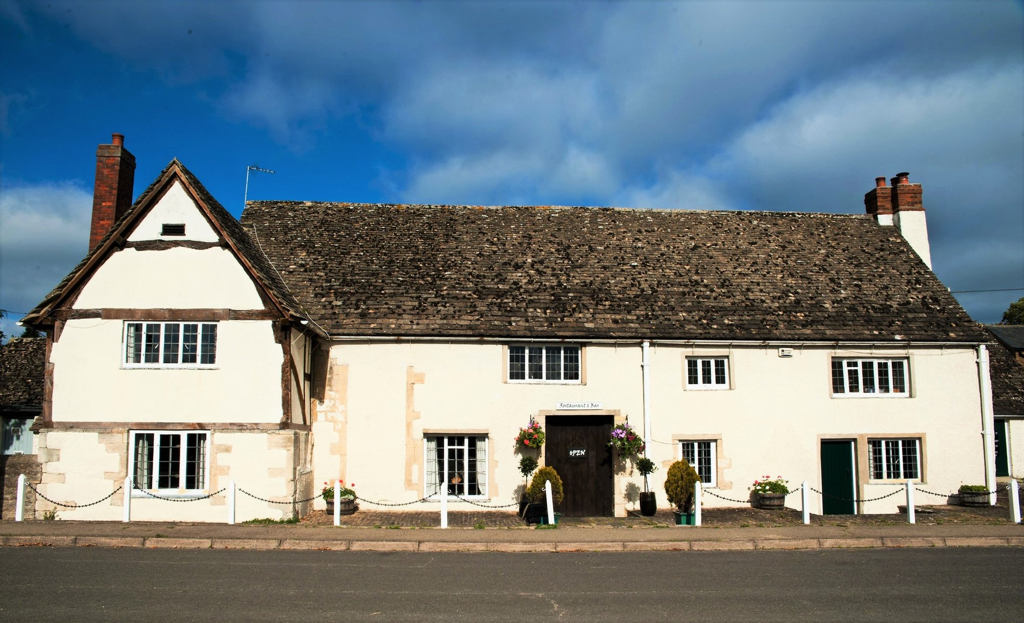 The White Hart bar in Fyfield, United Kingdom