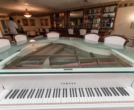 Pelican Piano Bar bar in Nassau