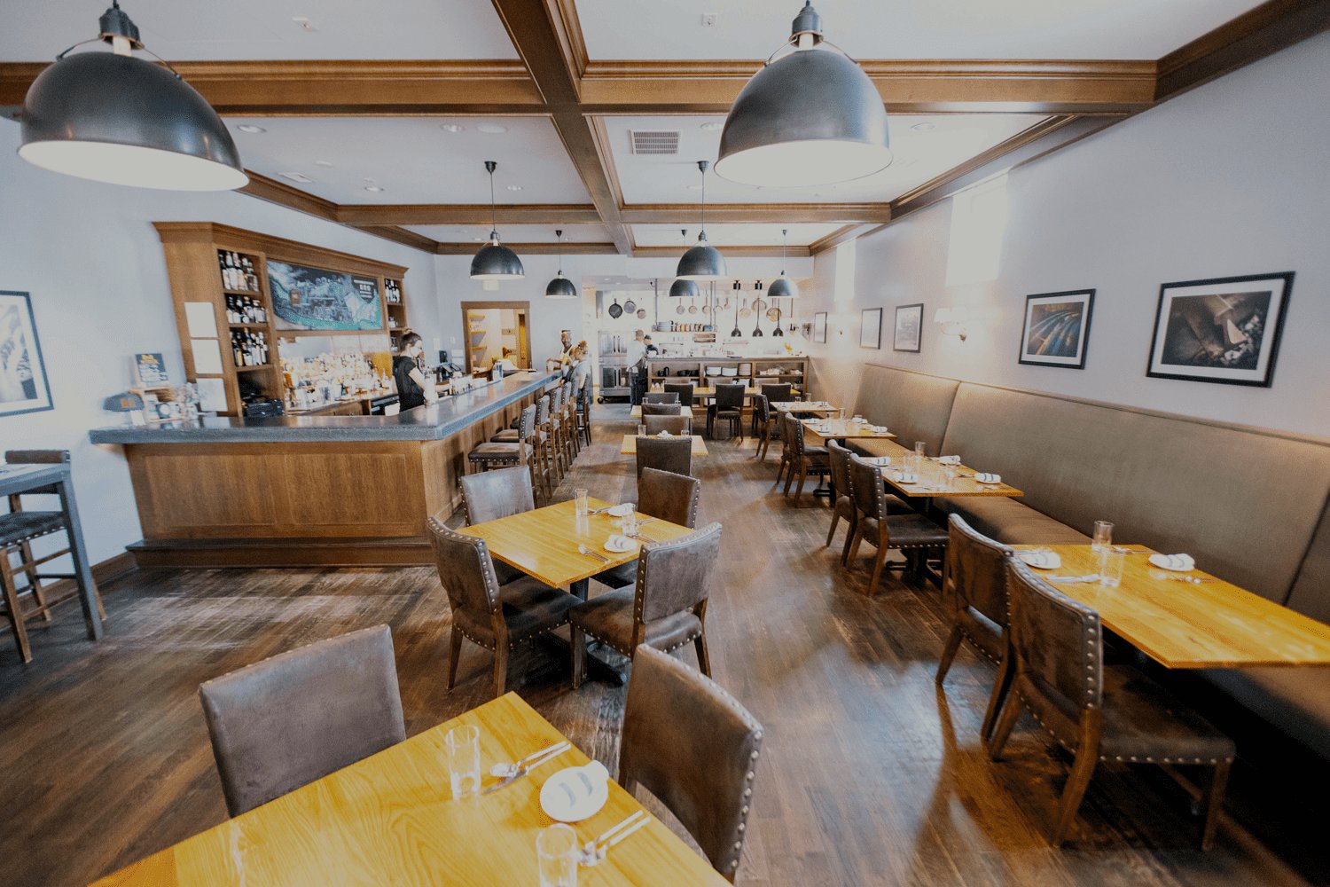 The River and Rail Restaurant bar in Roanoke, United States