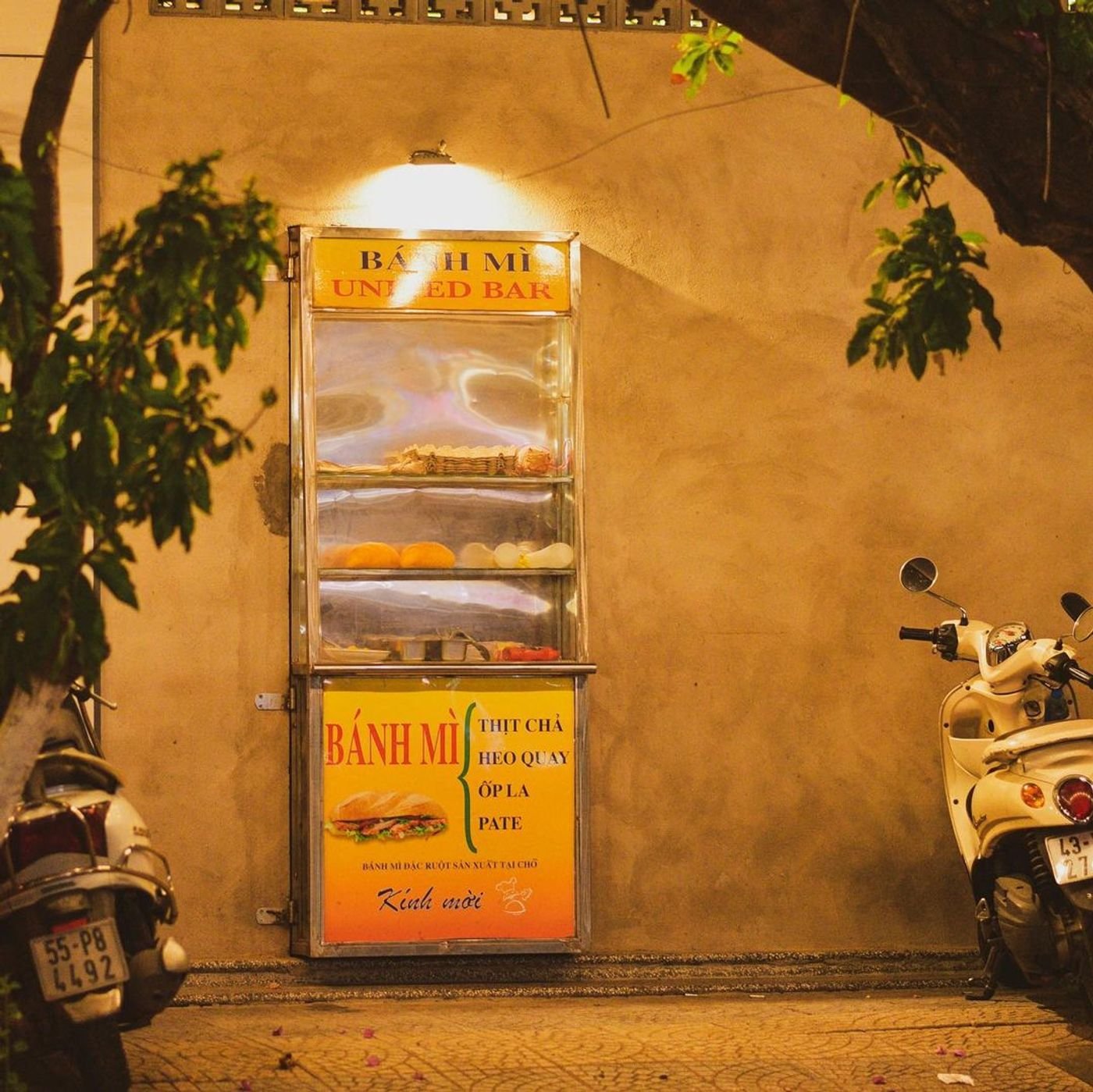 United Bar bar in Thanh Khe, Vietnam