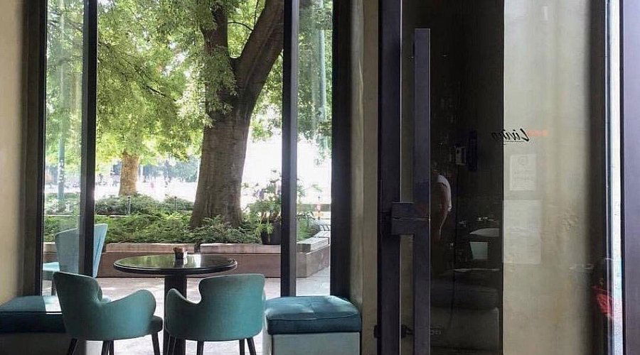 Living, Bar in Milan
