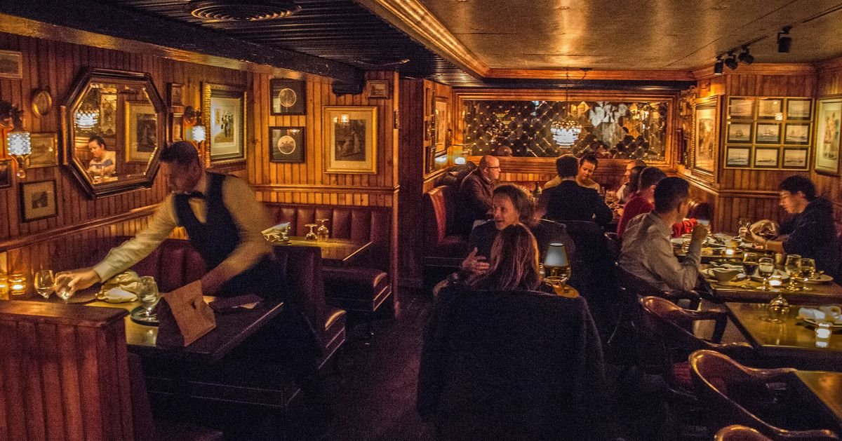 4 Charles Prime Rib, Bar in New York City
