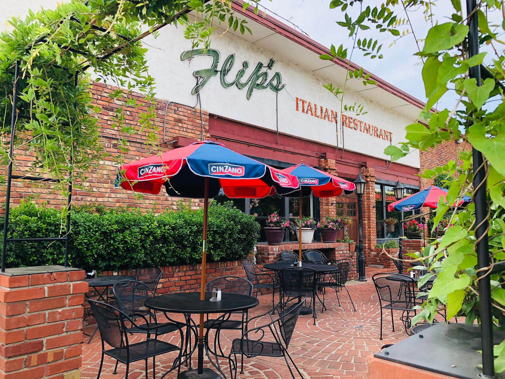 Flip's Wine Bar & Trattoria bar in Oklahoma City