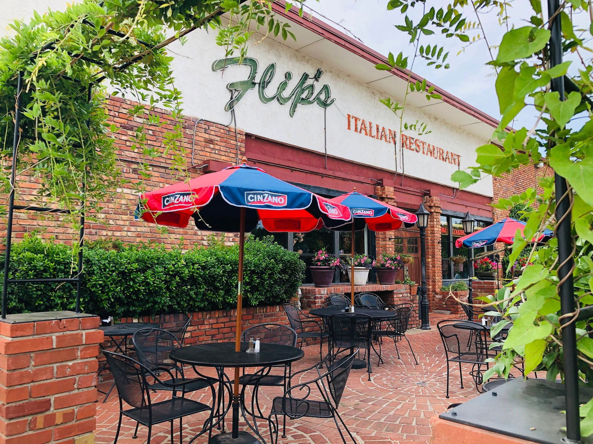 Flip's Wine Bar & Trattoria, Bar in Oklahoma City