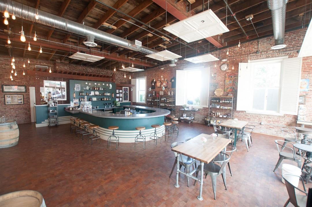 Catoctin Creek Distilling Company, Bar in Purcellville