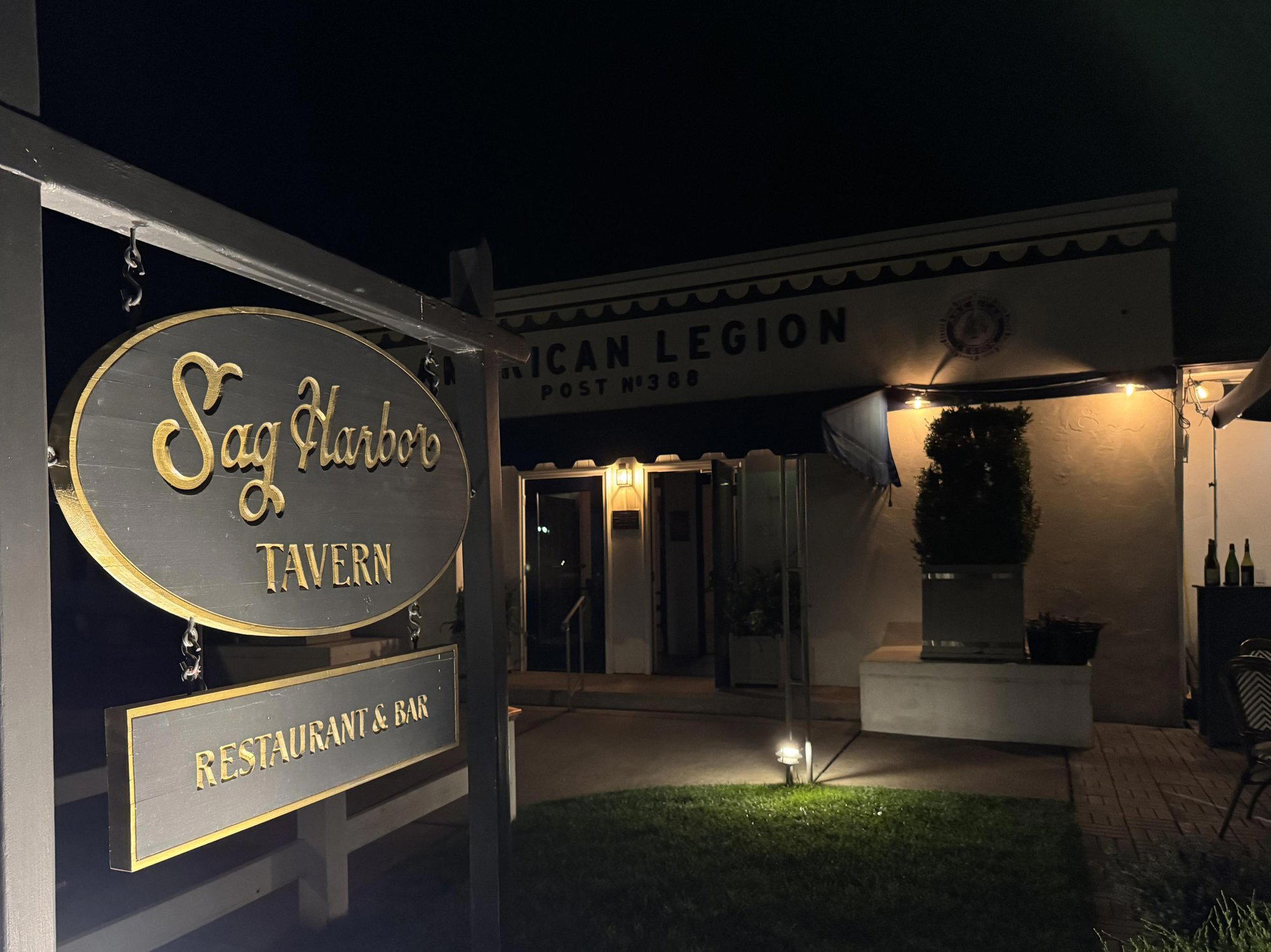Sag Harbor Tavern bar in Sag Harbor