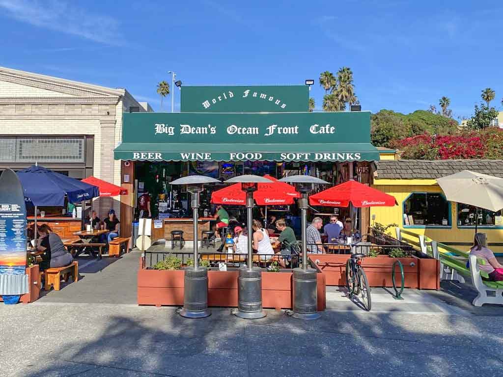 Big Dean's Ocean Front Cafe bar in Santa Monica