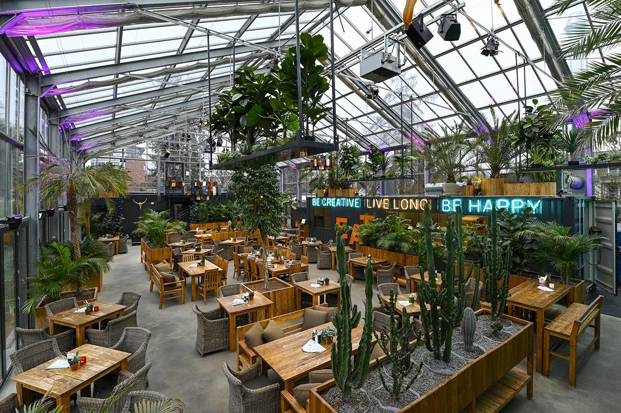 Greenhouse Restaurant & Bar bar in Glienicke Nordbahn, Germany