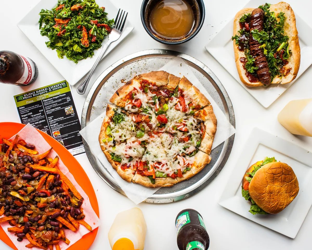 Bakaris Pizza & Kava Lounge - Halal, Plant-Based & Wellness, Atlanta, United States
