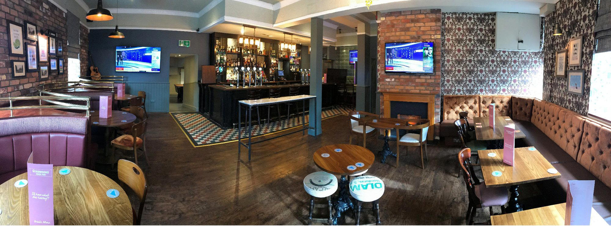 Girdwoods Bar & Lounge bar in Wishaw