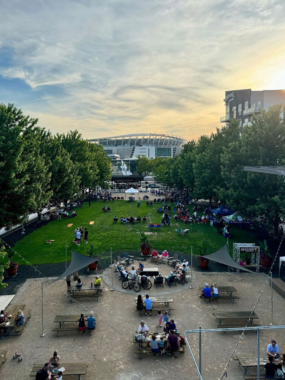 Seasonal Beer Garden, Bar in Cincinnati