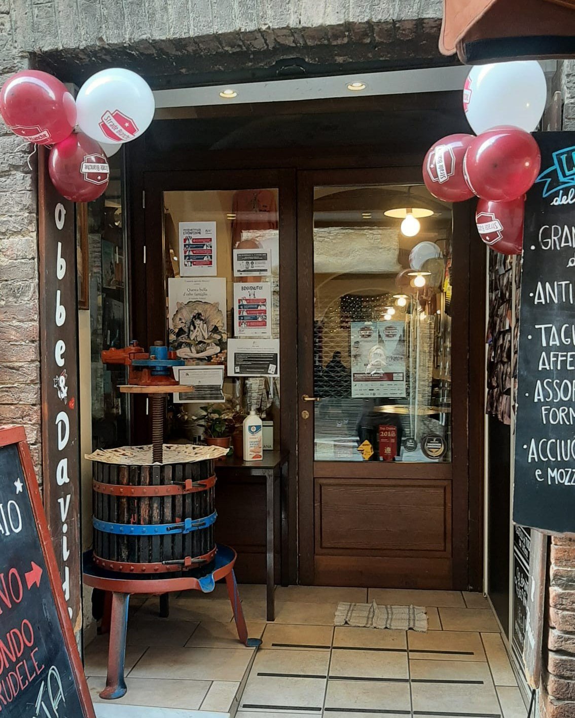 Osteria il Vinaio bar in Siena, Italy
