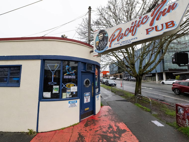 Pacific Inn Pub, Seattle, United States