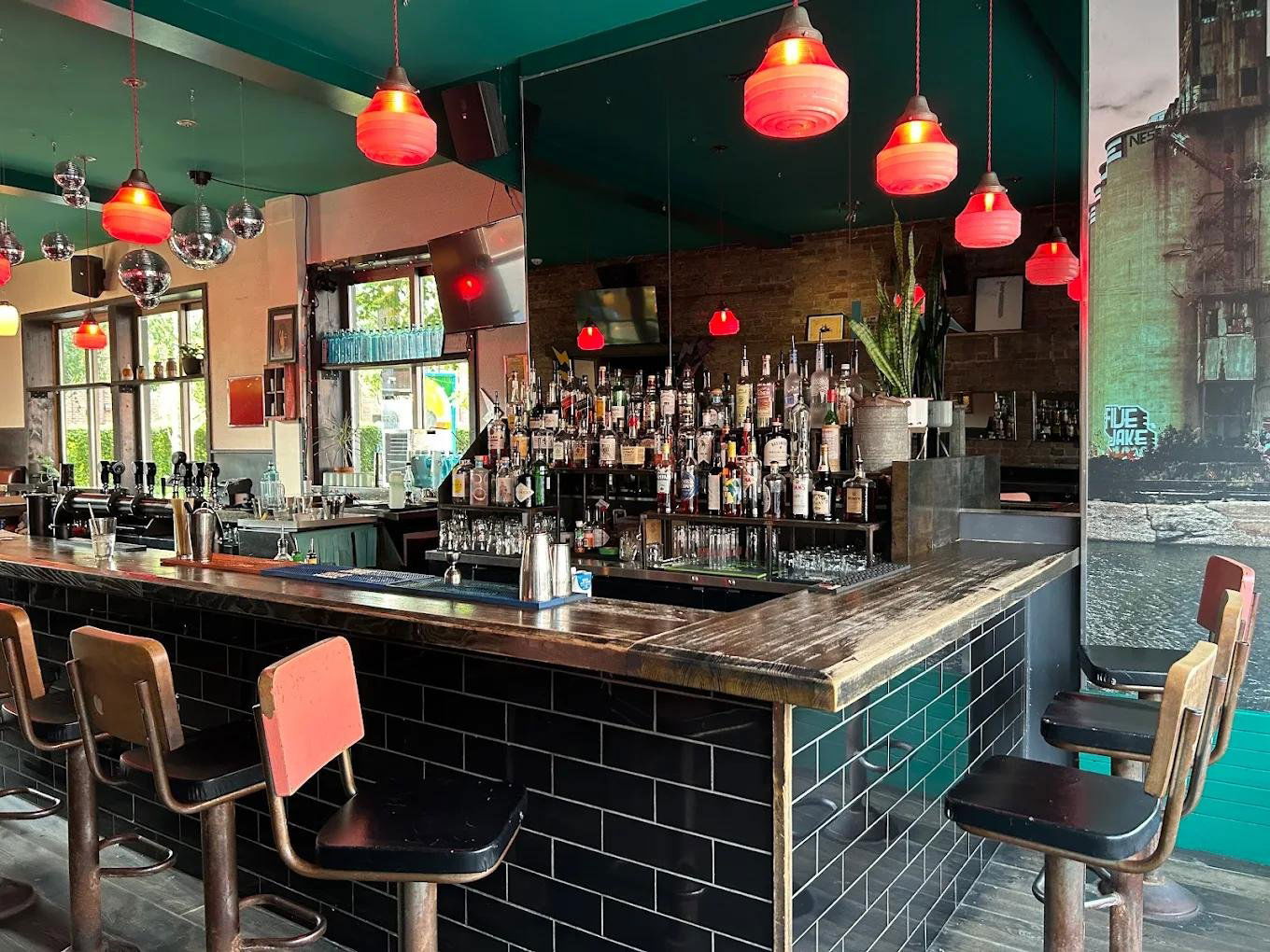 Salon Badin, Bar in Montréal
