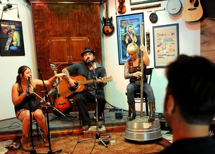 The Logon Cafe & Pub