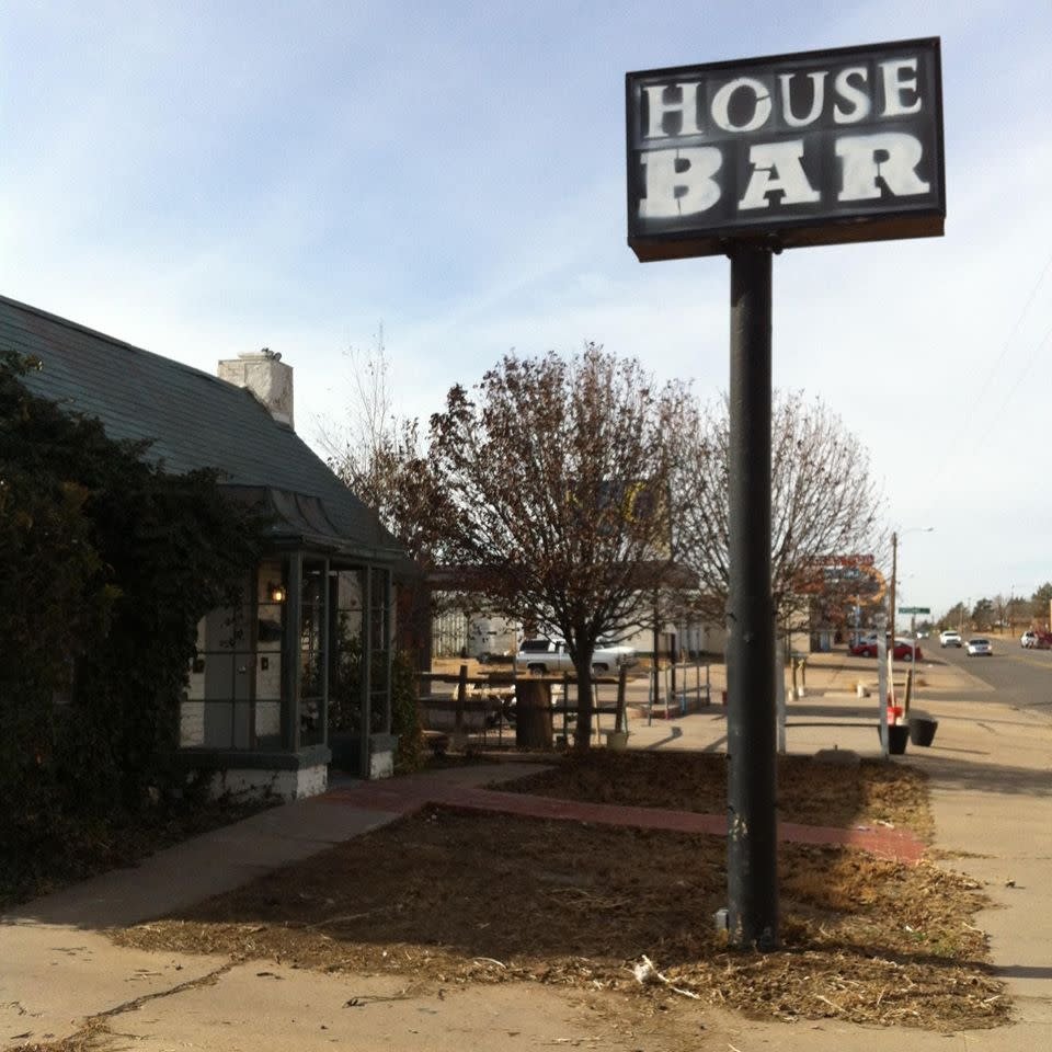 Public House bar in Amarillo