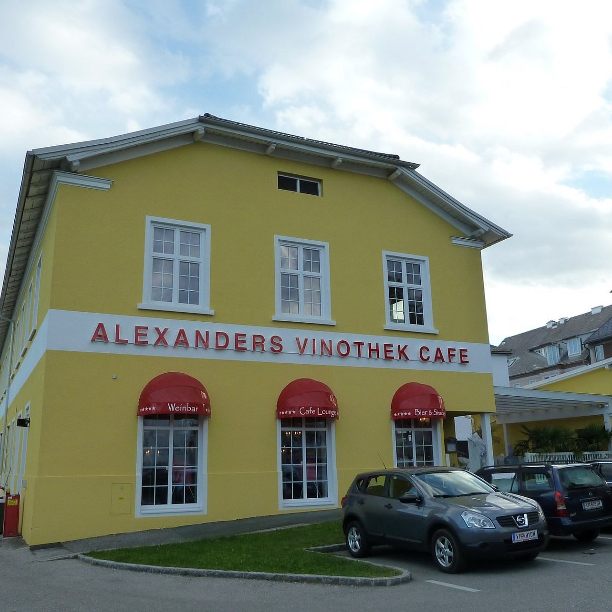 Alexander's Vinothek Cafe Bar