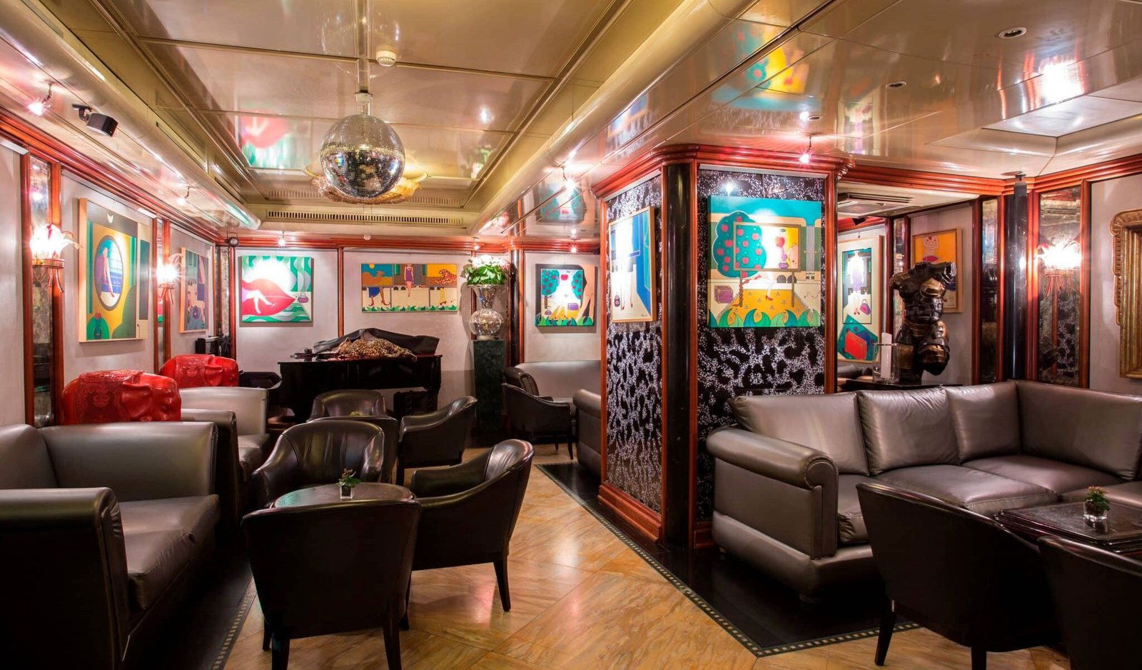 Pianobar, Bar in Stresa
