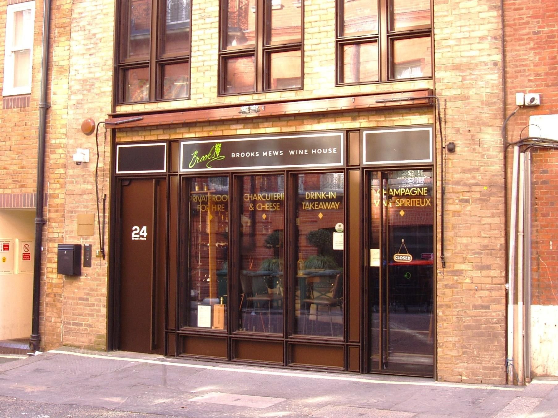 Brooks Mews Wine House, Bar in London