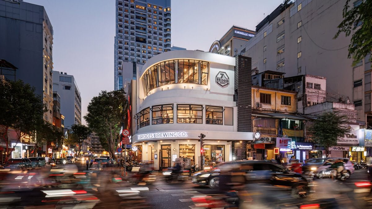 7 Bridges Saigon Craft Beer Taproom & Restaurant / Đông Du bar in Ho Chi Minh City, Vietnam