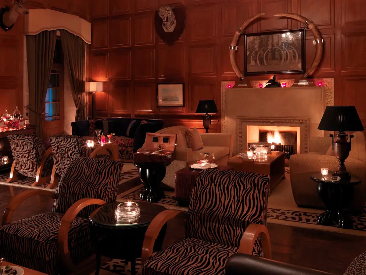 Trophy Bar