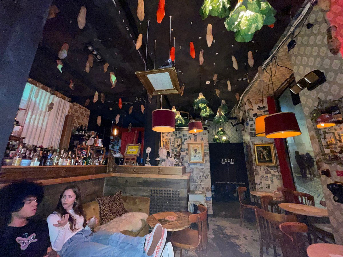 Majong, Bar in Lisbon
