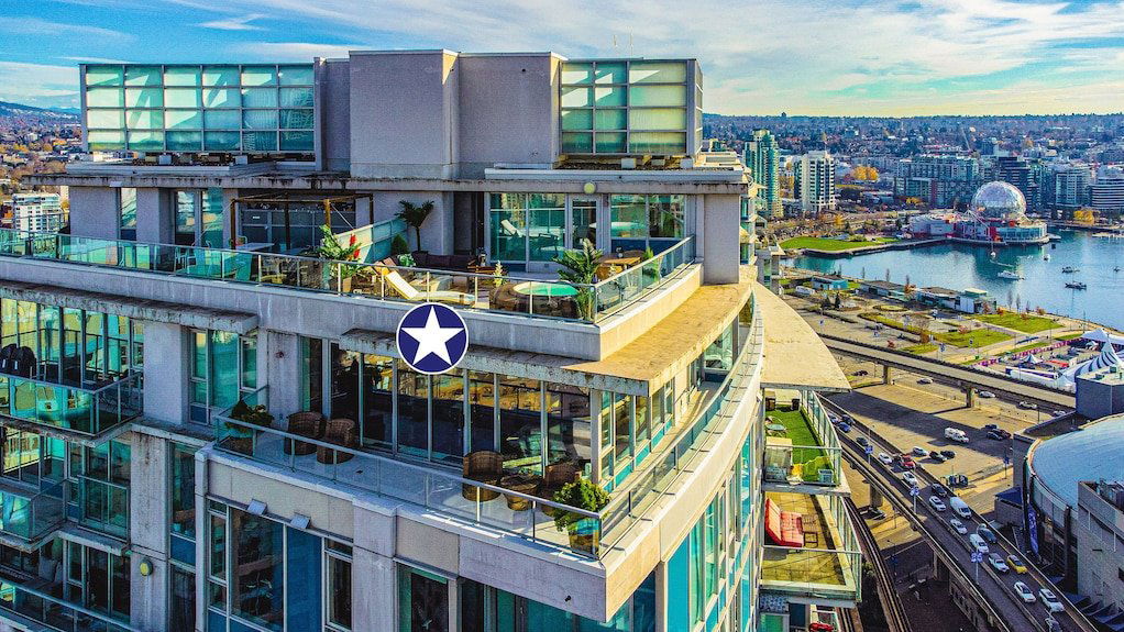 SkyDeck, Bar in North Vancouver