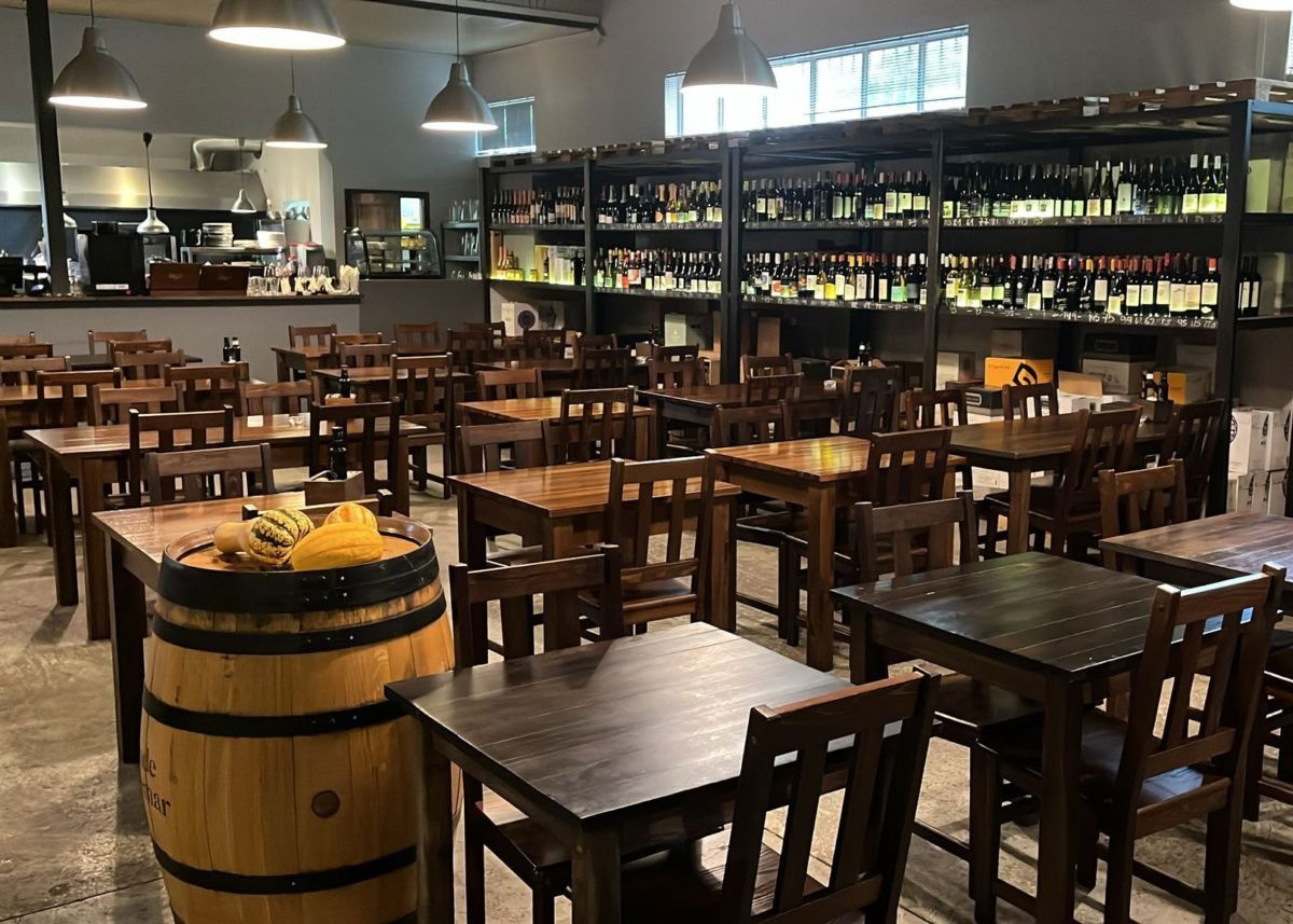 Podkowa Wine Depot, Bar in Żółwin