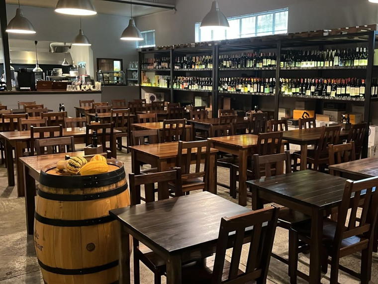 Podkowa Wine Depot, Żółwin, Poland