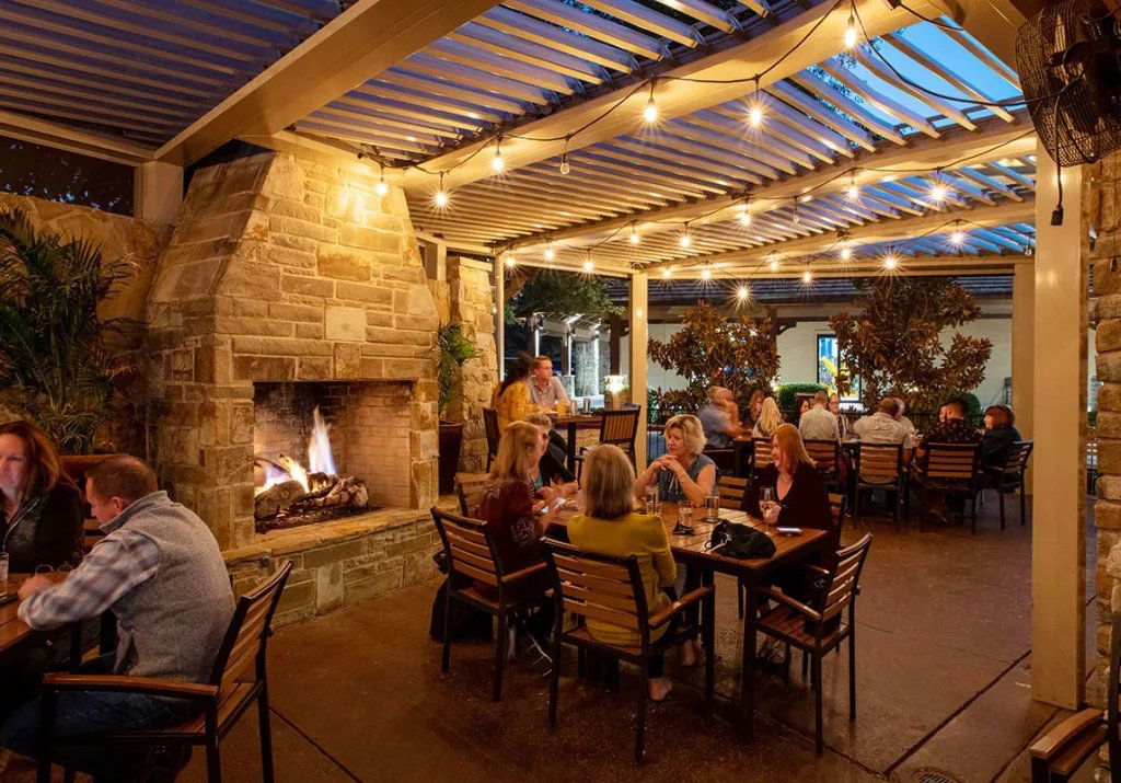 The Fifth: Fireside Patio and Bar, Bar in Richardson
