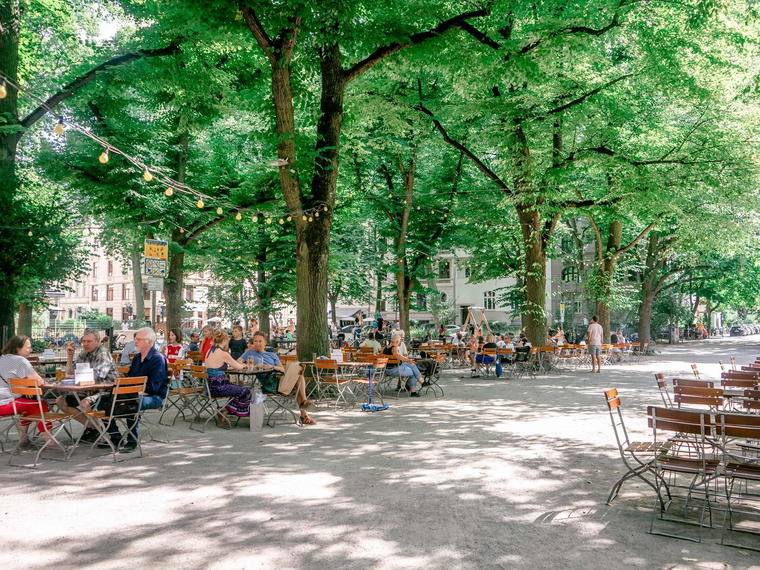 Biergarten Rathenauplatz Veedelstreff, Cologne, Germany