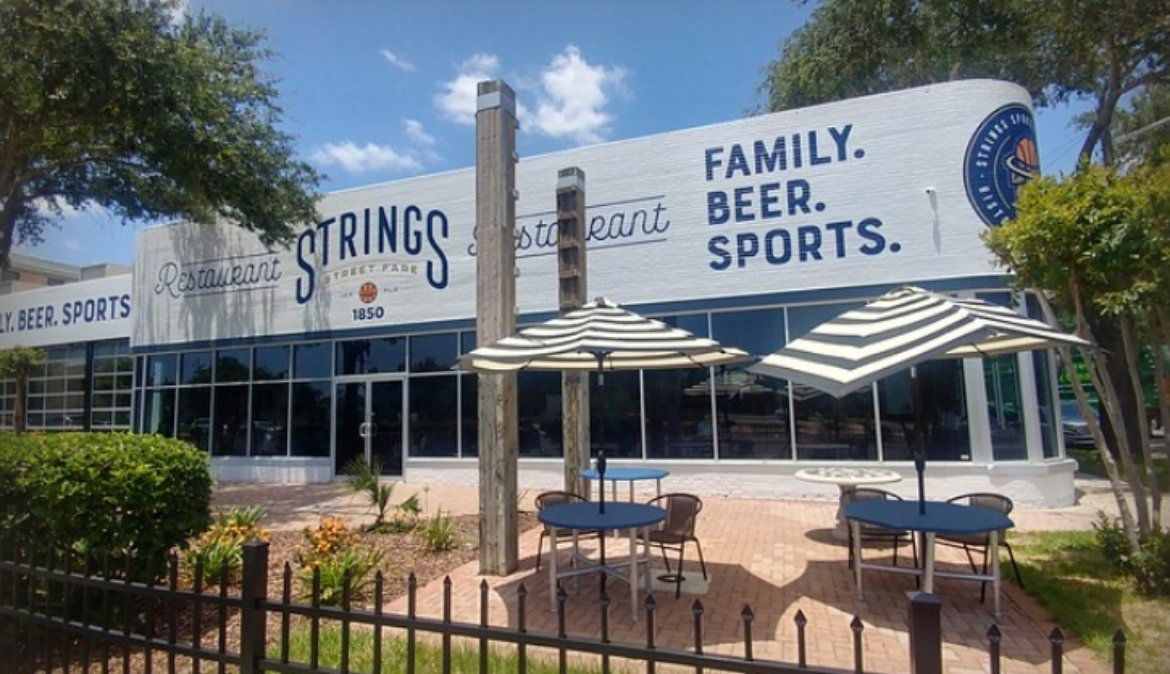 Strings Sports Brewery, Bar in Jacksonville