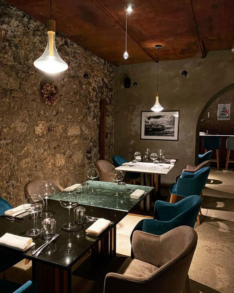 Hydra - Fine Food & Wine Cellar, Bar in Salerno