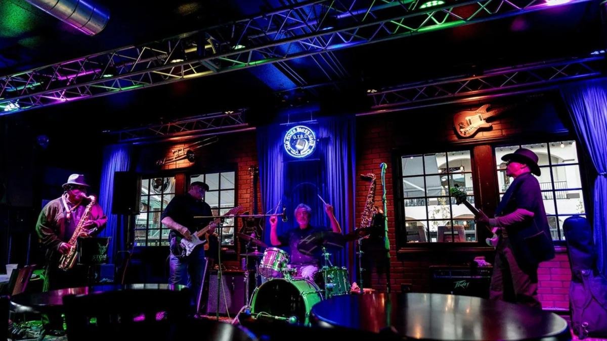 THE VIBE LIVE MUSIC VENUE bar in Temecula, United States