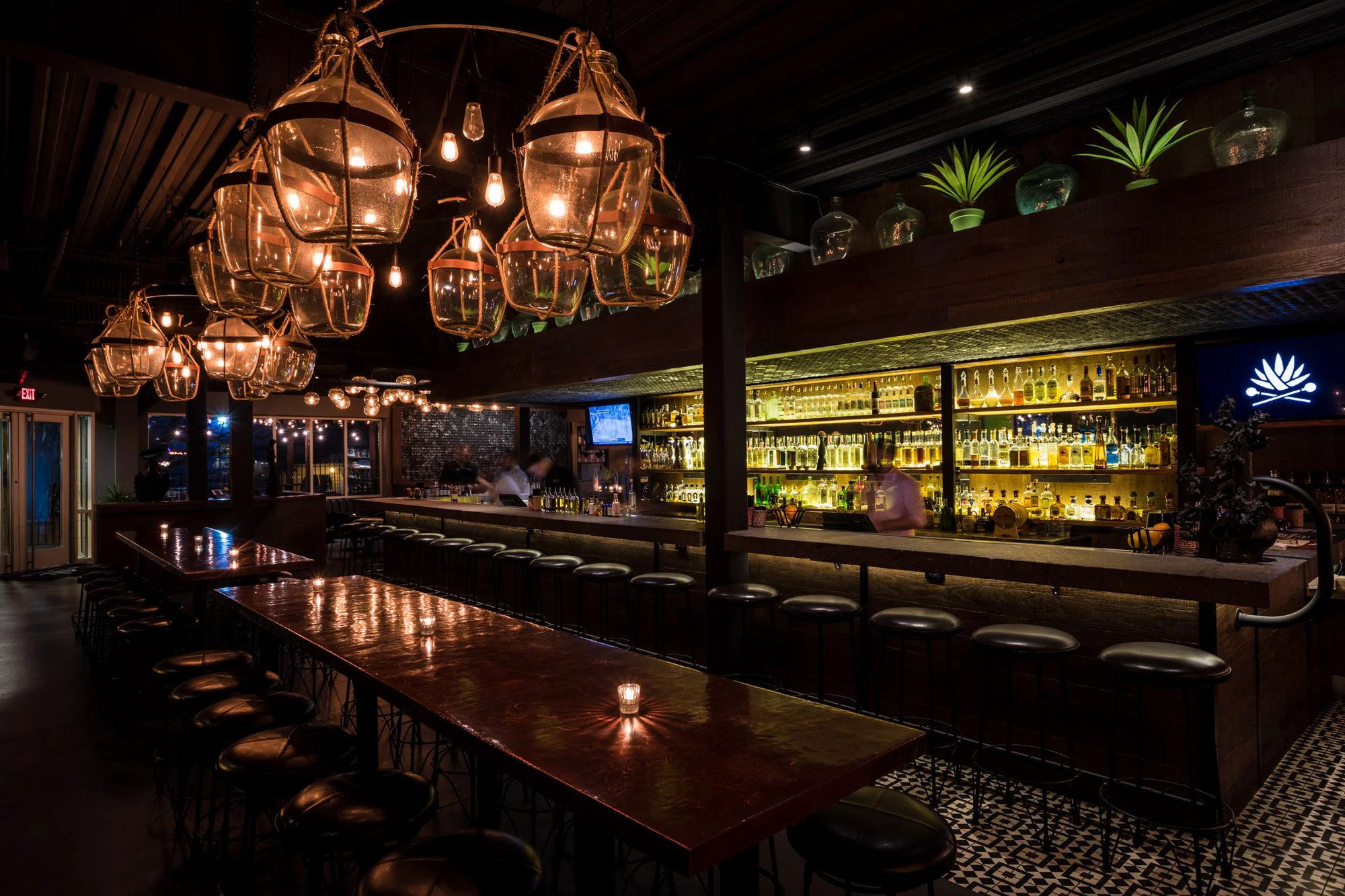 Coa Agaveria y Cocina, Bar in Columbia