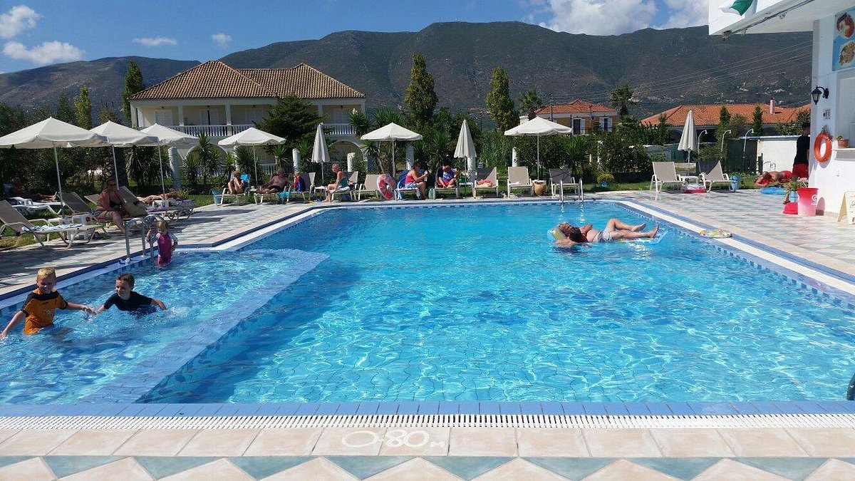 Bliss Pool Bar