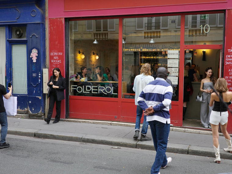 Folderol, Paris, France